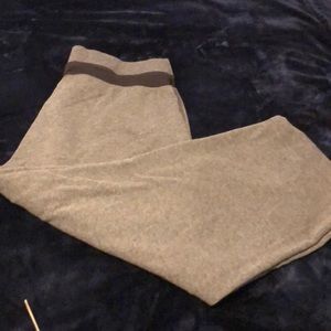 ❤️Capri workout pants, never worn, size medium